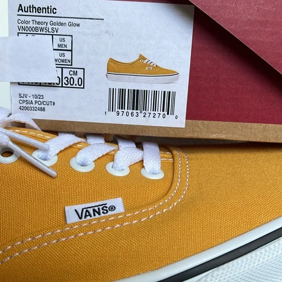 Vans Men’s Authentic Color Theory Golden Glow
VN000BW5LSV
Sneakers - Picture 16 of 16